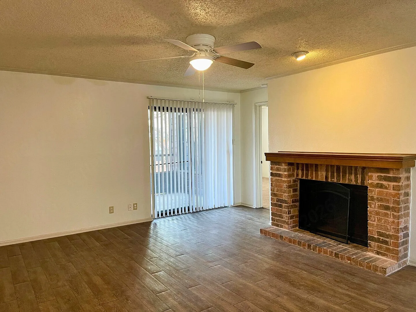 4212 Medical Dr. #1604, San Antonio, TX 78229 | Condo for Rent 78229 — Photo 4
