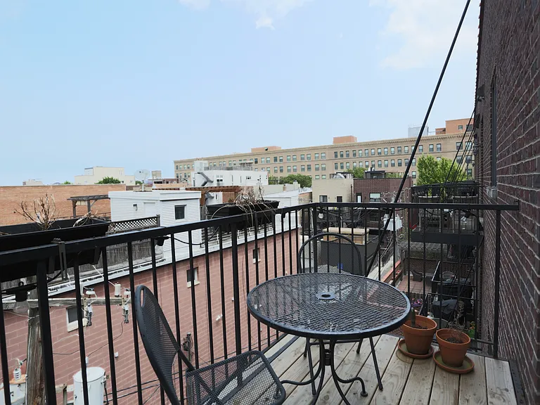 2401 N Janssen Ave #408 — Photo 15