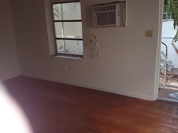 2nd image of 913 Michigan Ave APT 5