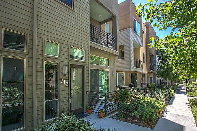 1st image of 713 Sawyer Pl