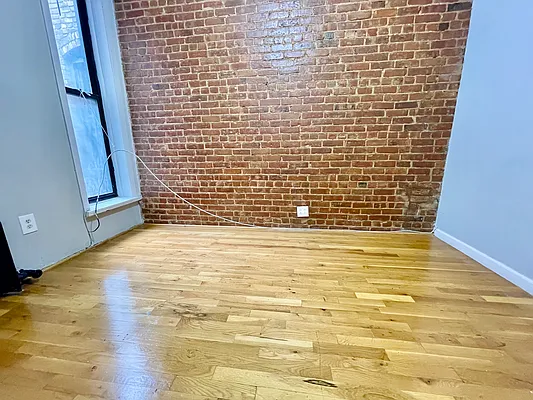 Rented by R New York | media 72