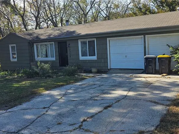 7218 James A Reed Rd, Kansas City, MO 64133