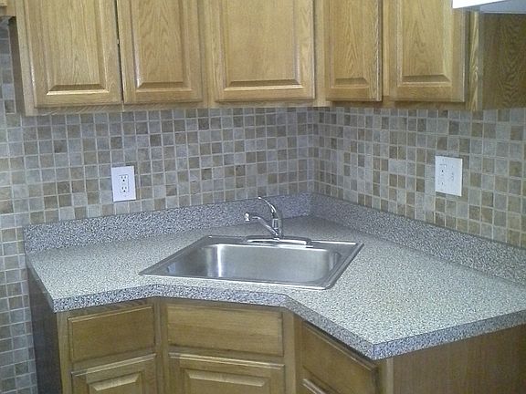 4th image of 465 Clinton Ave APT 1