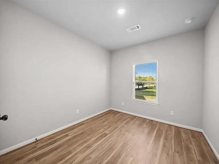 800 N Thompson St — Photo 17