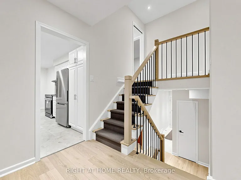 6 Colonnade Rd — Photo 7