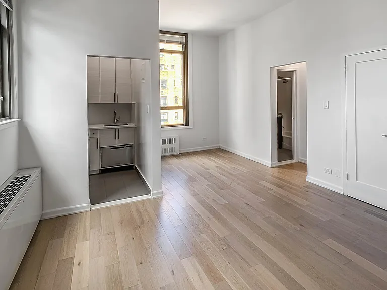 4 Park Ave #18A — Photo 7