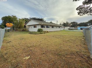 970 2nd St SE, Bandon, OR 97411
