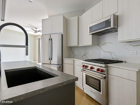 4th image of 680 N Milwaukee Ave #505