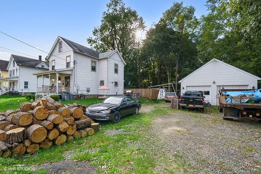 2nd image of 75 Franklin Ave