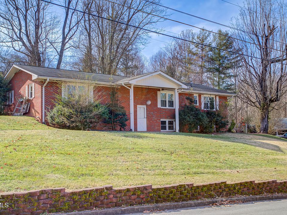 1st image of 2104 Evergreen Dr