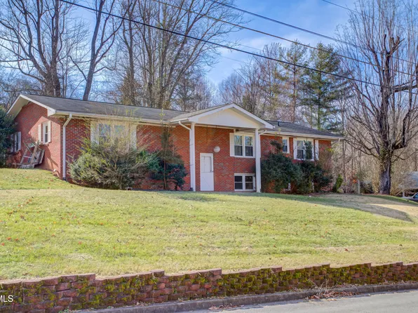 2104 Evergreen Dr, Johnson City, TN 37604