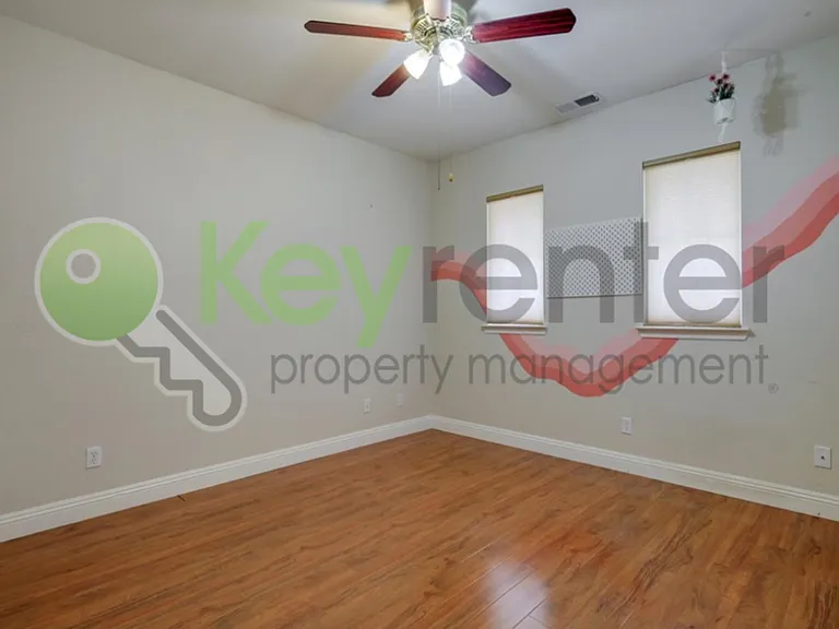 208 Otter Glen Ct — Photo 34