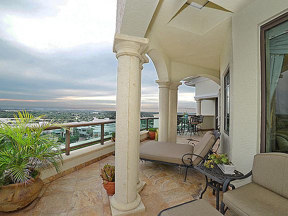 Home For Sale In The Landmark