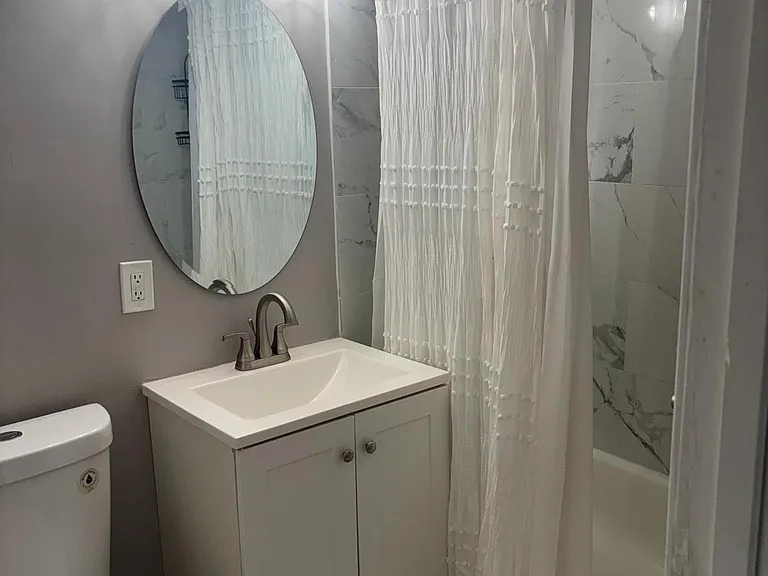9276 Adelphi Rd #201 — Photo 5