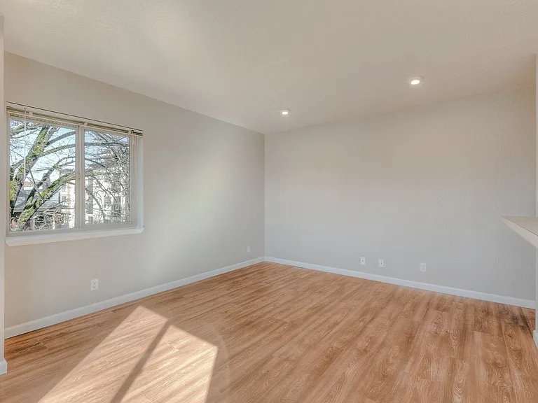 Genesis Apartments — Photo 7