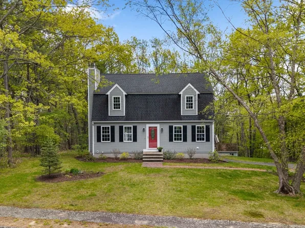 1 Magnolia Dr, Ayer, MA 01432