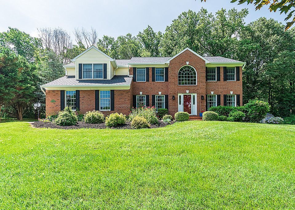 1st image of 2811 Wesleyan Dr