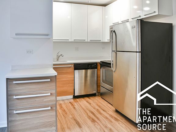 2nd image of 935 W Carmen Ave #6E