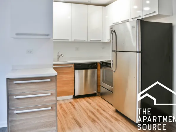 935 W Carmen Ave #6E, Chicago, IL 60640