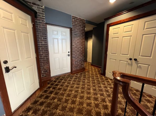 9 River St