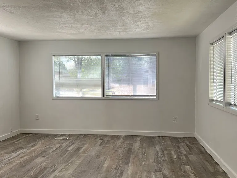 514 Laurel St — Photo 9
