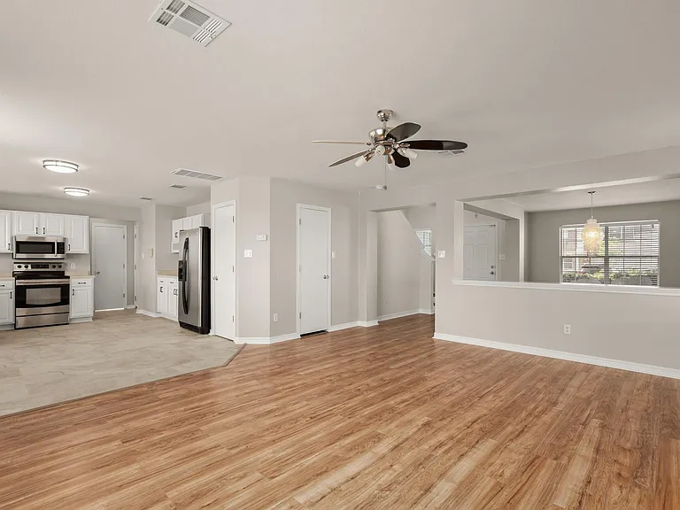 219 Brown St — Photo 5