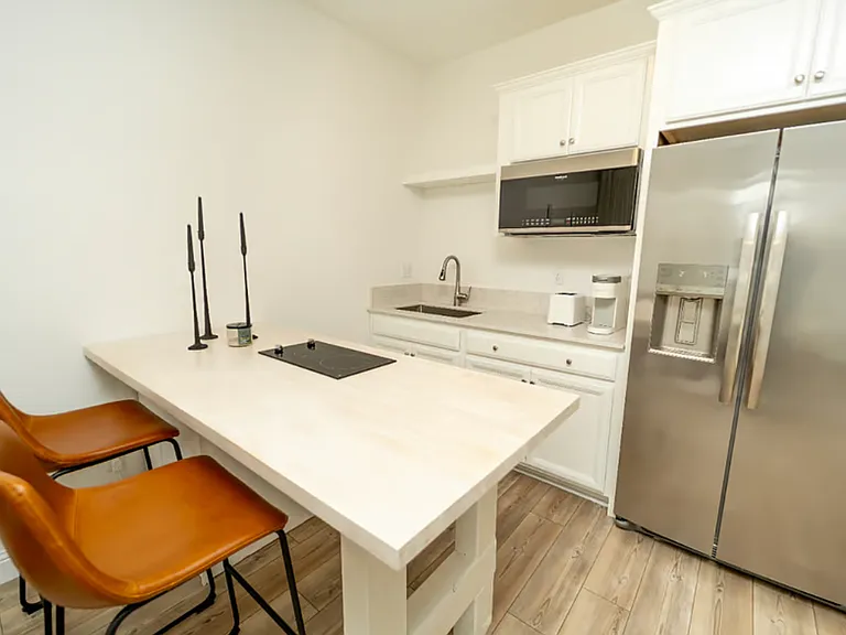 120 W Tyler Ave — Photo 5