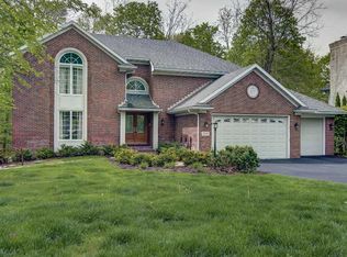 5219 Regents Park Rd, Rockford, IL 61107