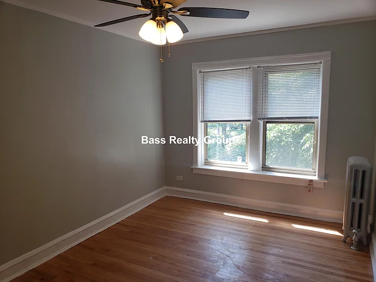 5945 N Greenview Ave #2C — Photo 4