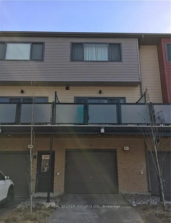 3 bed, $2,495 — Photo 2