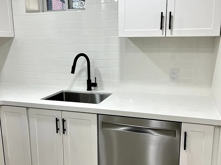 404 Glen Park Ave #BASEMENT — Photo 4