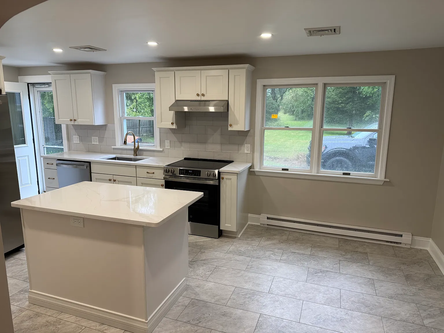2 bed, 1234 sqft, $3,000 — Photo 4