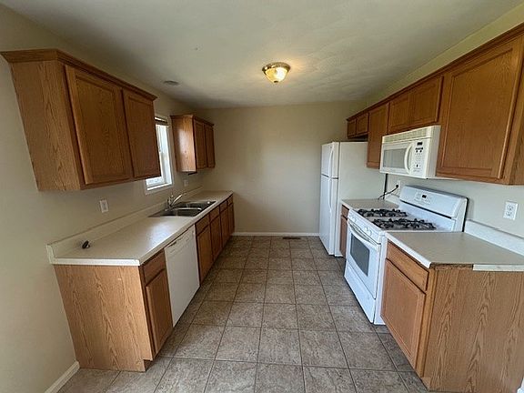 4th image of 639 Cassandra Way