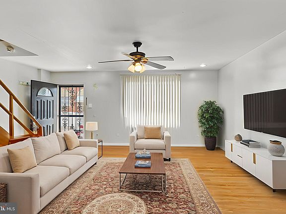 4th image of 4242 Palmetto St