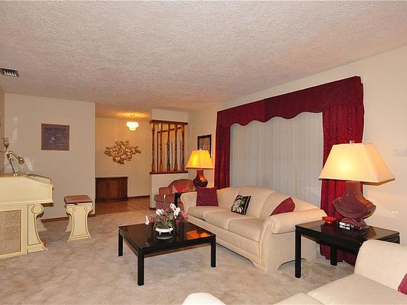 5th image of 10110 Canterbury Dr