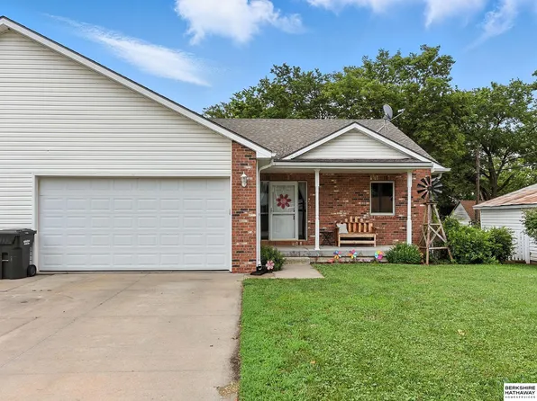 1546 N Sycamore St, Wahoo, NE 68066