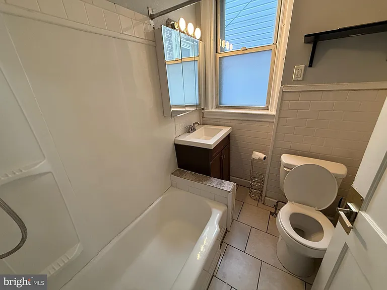 2423 E Allegheny Ave #2 — Photo 8
