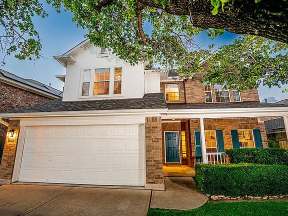 3rd image of 708 Coomes Pl