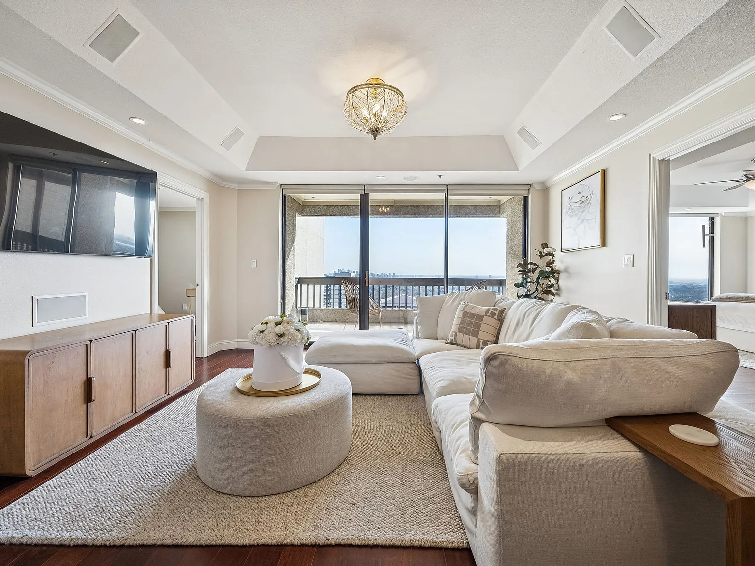 2 bed, 1379 sqft, $4,300 — Photo 3