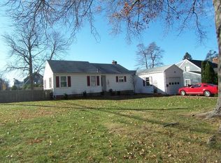 2 Milton Rd, Barrington, RI 02806