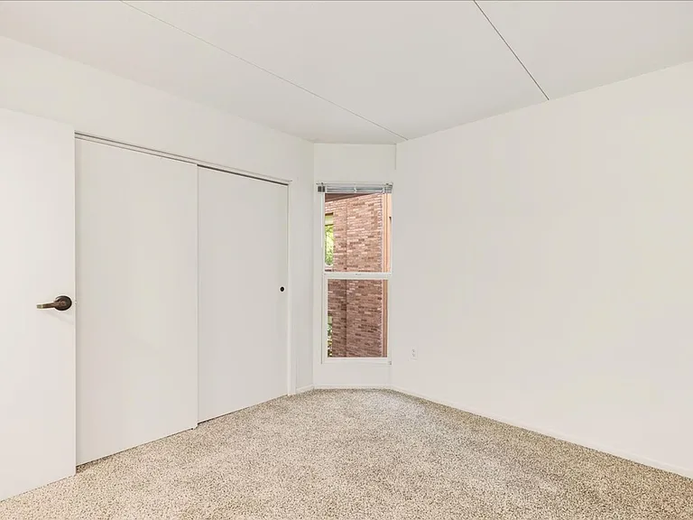 West Park Place — Photo 31