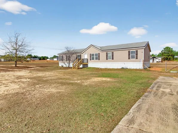 415 Bradford Dr, Headland, AL 36345