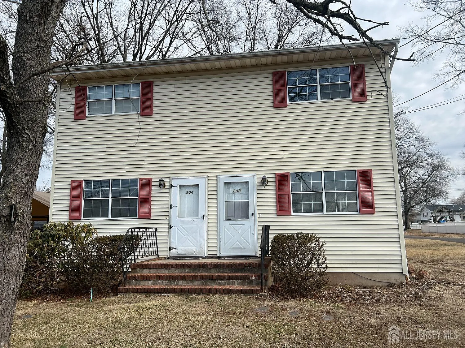 202-204 Wilton Ave photo 1