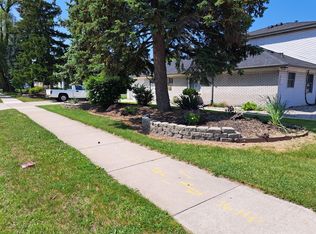 4535 Crooks Rd, Royal Oak, MI 48073