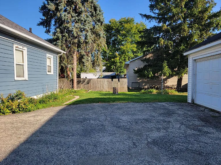 512 S Memorial Dr — Photo 12