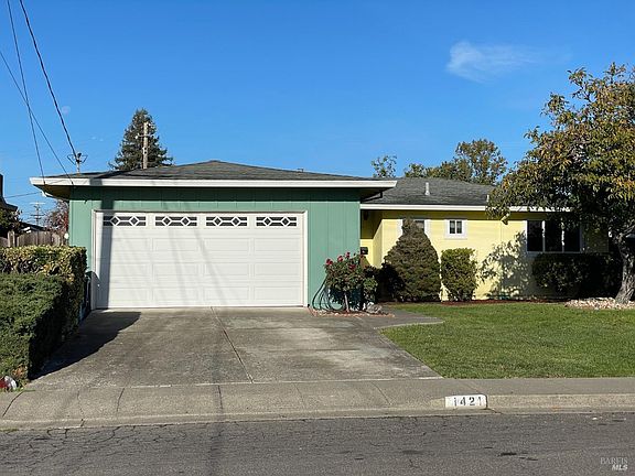2nd image of 1421 Sierra Drive