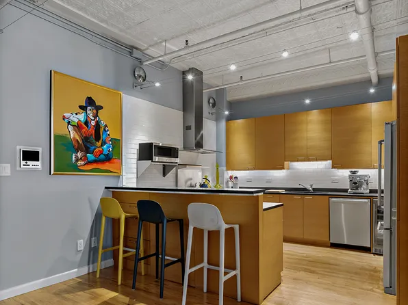 107 West 25th Street image 3 of 12