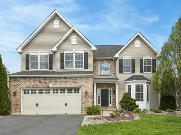 4464 Whitetail Dr, Nazareth, PA 18064