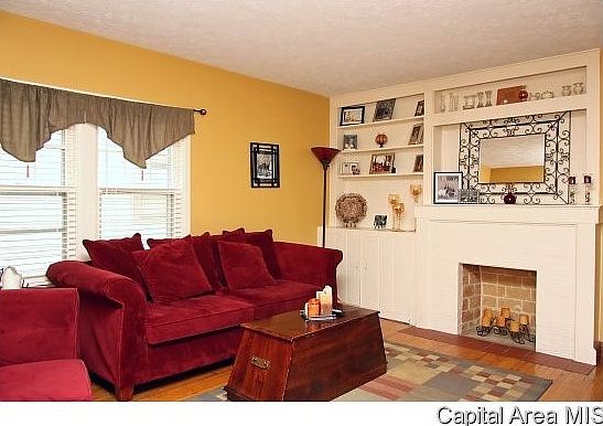 3rd image of 2522 Lowell Ave