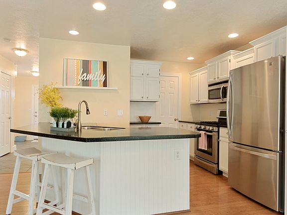 2nd image of 640 Dalton Dr